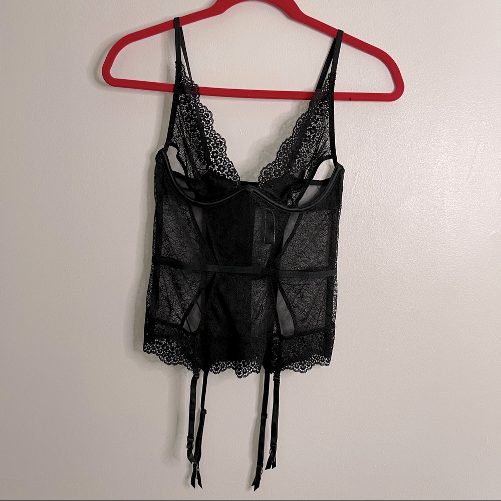 Victoria’s Secret Cup-Lace Corset With Garter, S